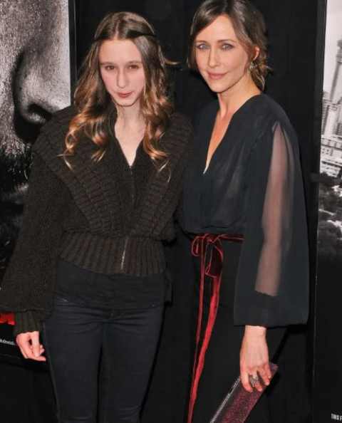 Vera Farmiga sister